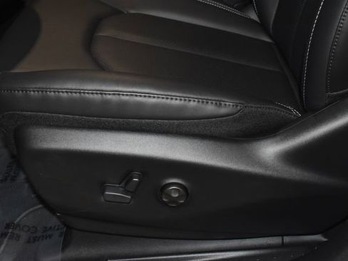 New 2026 Chrysler Pacifica Select FWD image 11