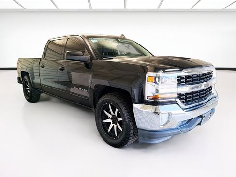 Used 2018 Chevrolet Silverado 1500 LT w/ All Star Edition RWD image 3