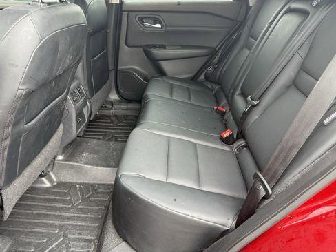 Used 2022 Nissan Rogue SV w/ SV Premium Package image 24