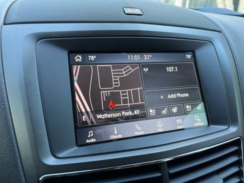 Used 2019 Lincoln MKT AWD image 32