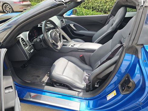 Used 2016 Chevrolet Corvette Z06 w/ 3LZ Preferred Equipment Group RWD image 7