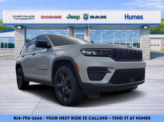 Used 2023 Jeep Grand Cherokee Altitude AWD/4WD video 1
