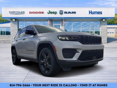 Used 2023 Jeep Grand Cherokee Altitude AWD/4WD image 1