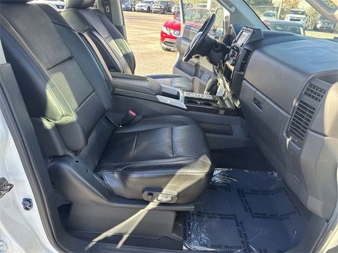 Used 2013 Nissan Titan SL w/ Moonroof Pkg image 10