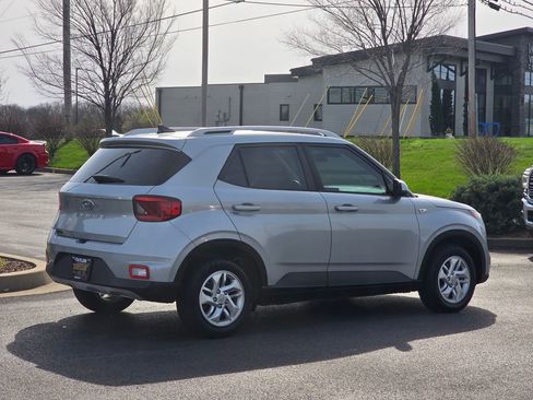 Used 2020 Hyundai Venue SEL w/ Convenience Package image 5