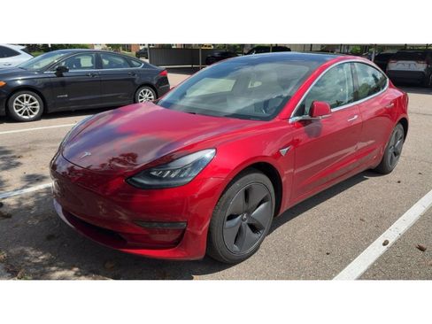Used 2020 Tesla Model 3 Standard Range RWD image 1