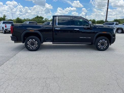 Used 2025 GMC Sierra 2500 Denali Ultimate AWD/4WD image 7