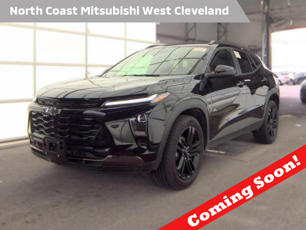 Used 2025 Chevrolet Trax ACTIV w/ Sunroof Package FWD image 1