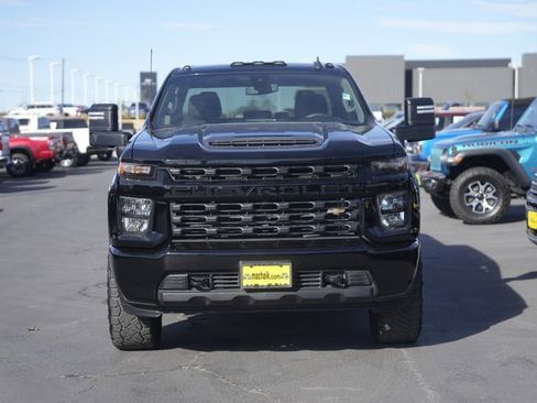 Used 2023 Chevrolet Silverado 2500 Custom w/ Custom Value Package image 3