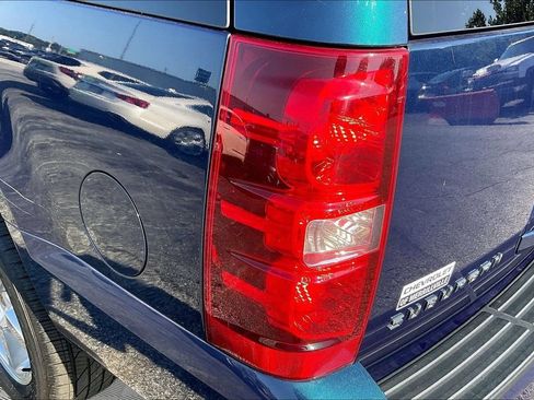 Used 2007 Chevrolet Suburban LT AWD/4WD image 23