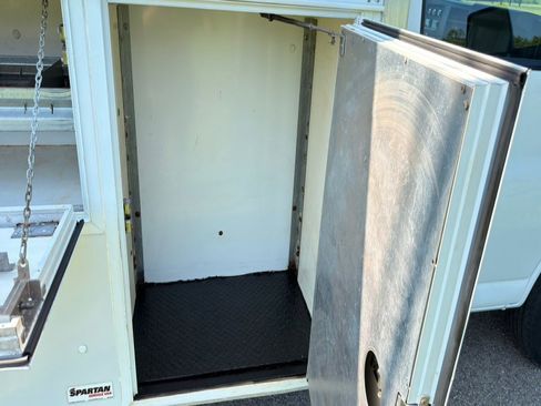 Used 2016 GMC Savana 3500 RWD image 21