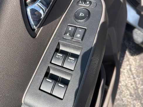 Used 2015 Honda Odyssey EX image 11