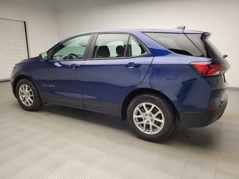 Used 2022 Chevrolet Equinox LS FWD image 3