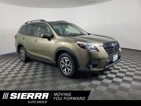 Used 2024 Subaru Forester Premium AWD/4WD image 1