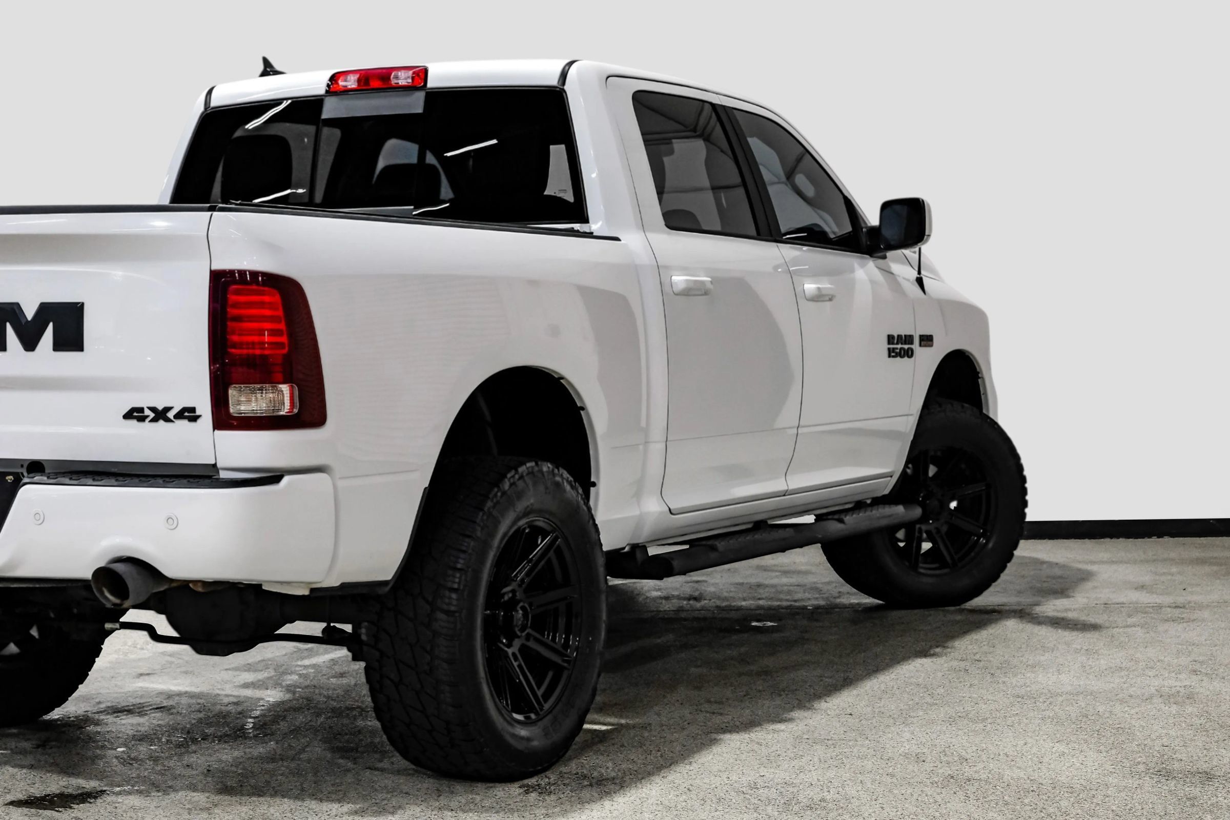 Used 2018 RAM 1500 Sport w/ Quick Order Package 26Q Night AWD/4WD image 14