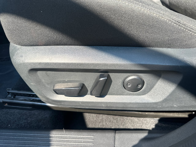Used 2025 Nissan Rogue SV AWD/4WD image 26