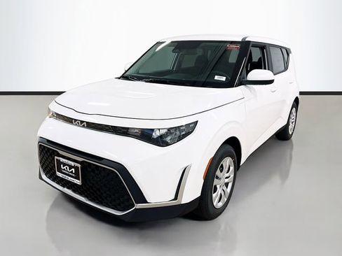 New 2025 Kia Soul LX image 3
