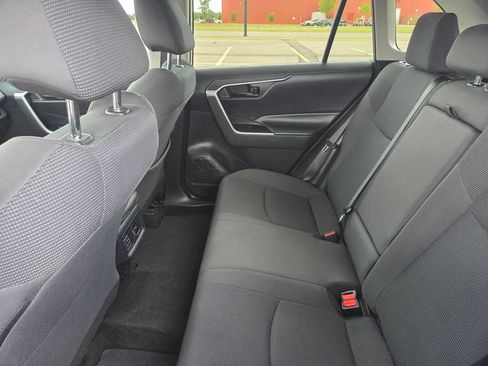 Used 2019 Toyota RAV4 LE w/ Carpet Mat Package AWD/4WD image 41