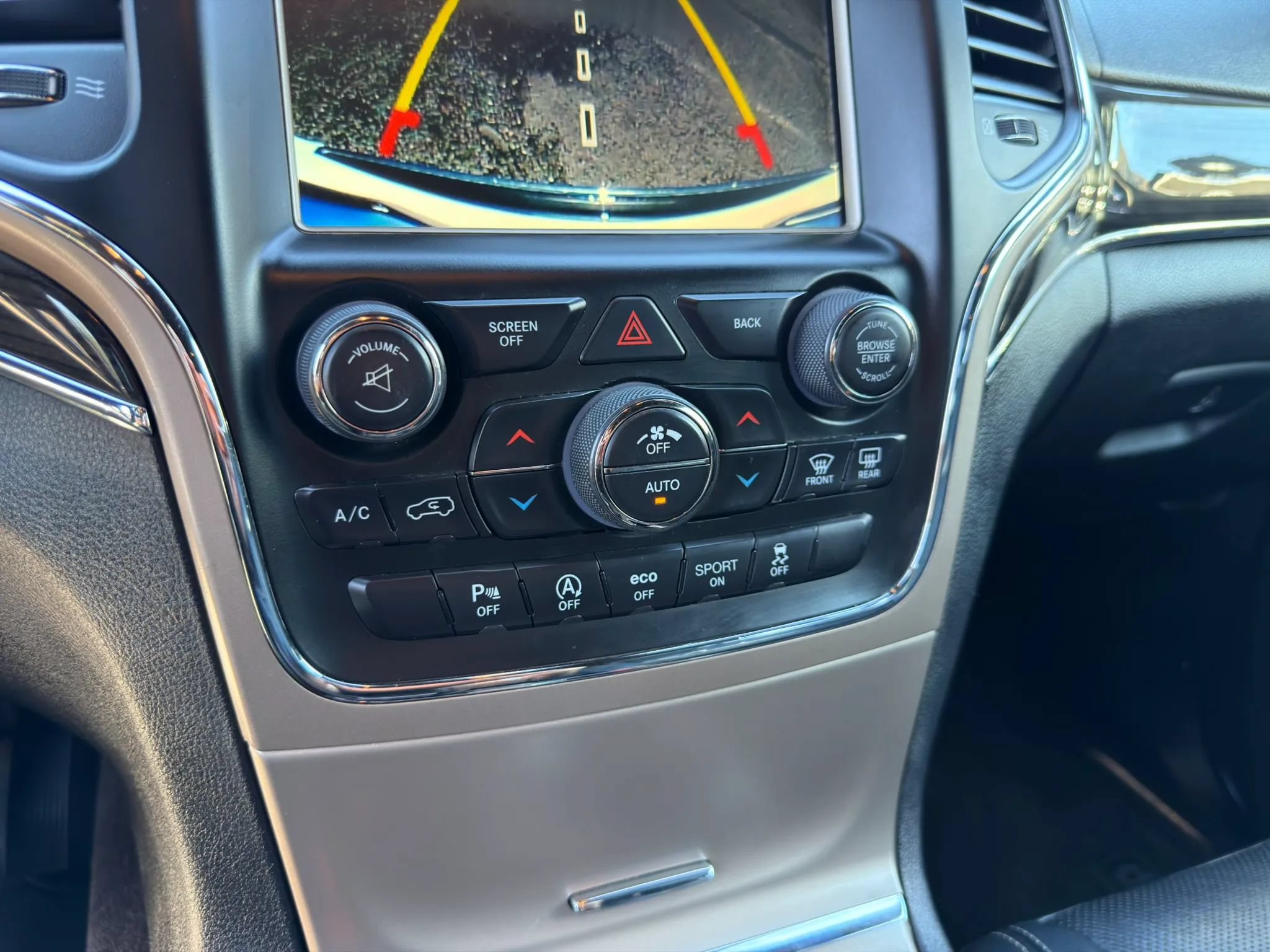 Used 2017 Jeep Grand Cherokee Overland AWD/4WD image 35