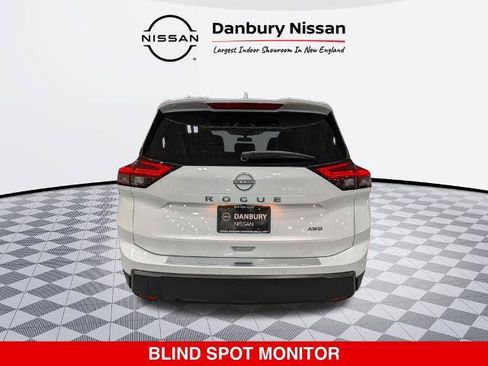 Certified 2025 Nissan Rogue SV w/ SV Premium Package AWD/4WD image 5