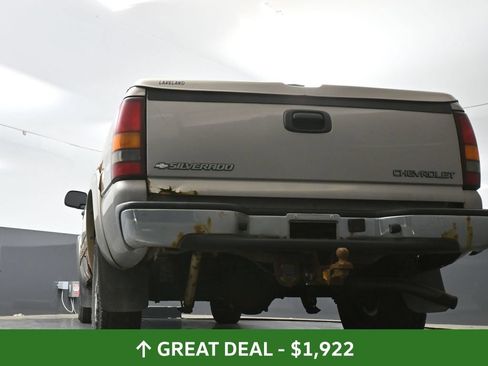 Used 2001 Chevrolet Silverado 1500 LS w/ Firm Ride Suspension Pkg AWD/4WD image 31