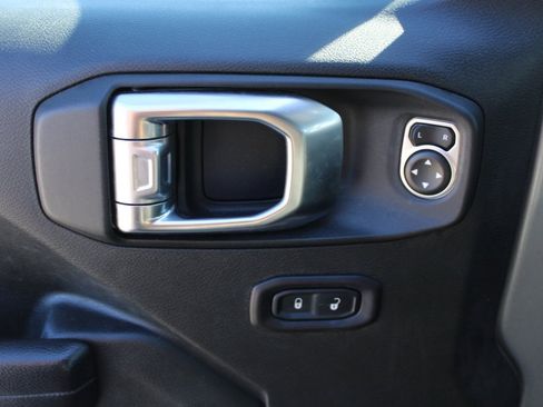 Used 2018 Jeep Wrangler Unlimited Sport S image 10