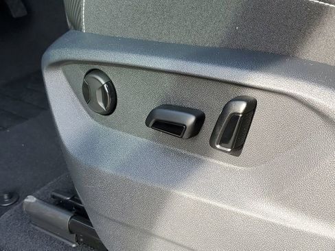 New 2026 Volkswagen Atlas Cross Sport SE image 17