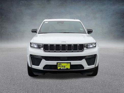 New 2026 Jeep Grand Cherokee Limited AWD/4WD image 9