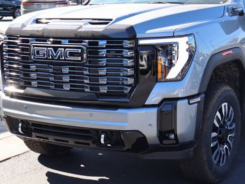 New 2026 GMC Sierra 2500 Denali Ultimate w/ Max Trailering Package image 4