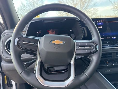 Used 2024 Chevrolet Colorado LT image 14