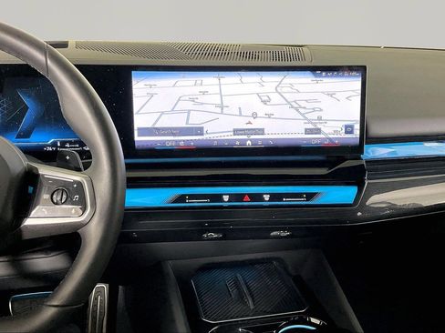 Certified 2025 BMW 550e xDrive w/ Premium Package image 11