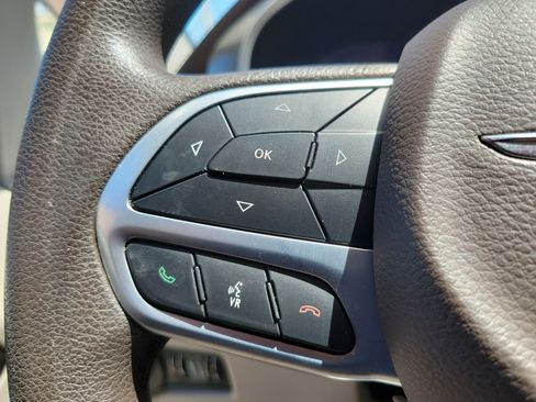 Used 2021 Chrysler Voyager Lxi FWD image 17