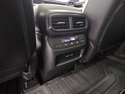 Used 2025 Honda Pilot Touring image 33