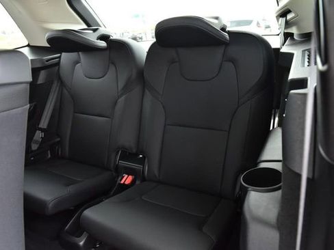 Used 2025 Volvo XC90 B6 Plus w/ Protection Package Premier AWD/4WD image 23