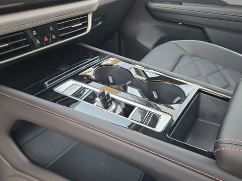 New 2026 Volkswagen Atlas Peak Edition AWD/4WD image 18