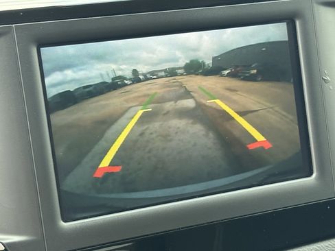 Used 2022 Chrysler Voyager LX FWD image 19