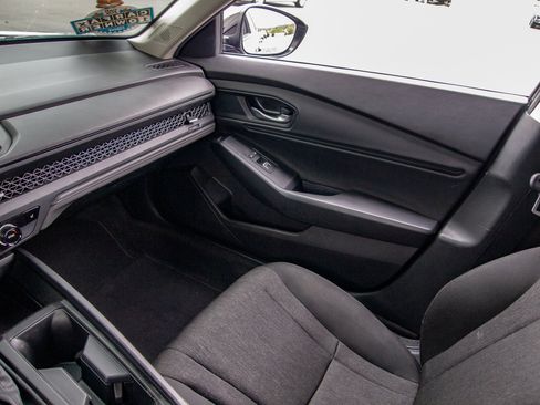 Used 2025 Honda Accord SE image 15