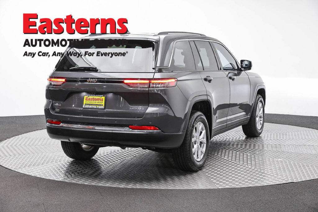 Used 2023 Jeep Grand Cherokee Limited AWD/4WD image 5