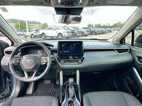 Used 2024 Toyota Corolla Cross LE w/ Moonroof Package AWD/4WD image 3