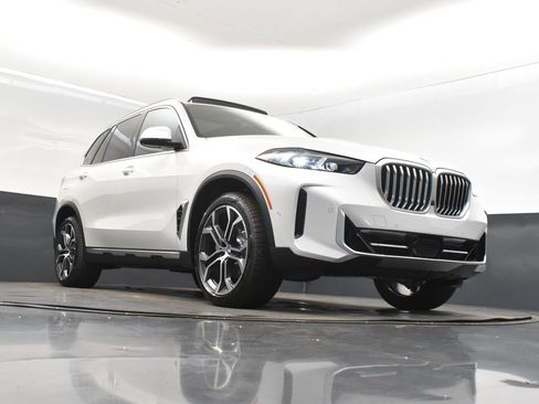 New 2026 BMW X5 sDrive40i w/ Climate Comfort Package image 44