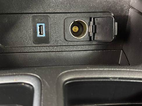 Used 2018 Ford Escape SE w/ Ford Safe & Smart Package FWD image 24