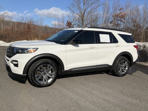 Used 2023 Ford Explorer XLT w/ Equipment Group 202A image 35