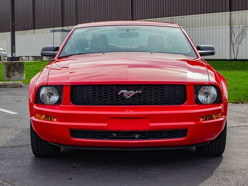 Used 2009 Ford Mustang image 2
