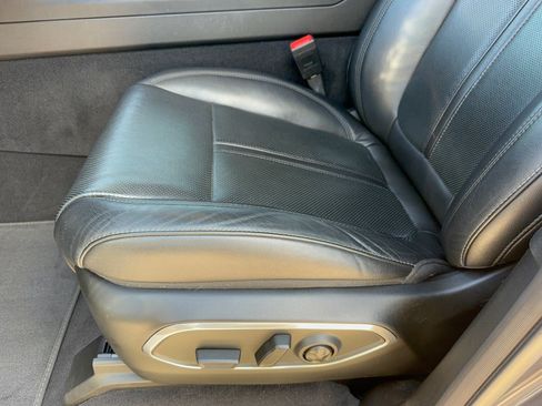 Used 2024 Jeep Wagoneer 2WD image 16