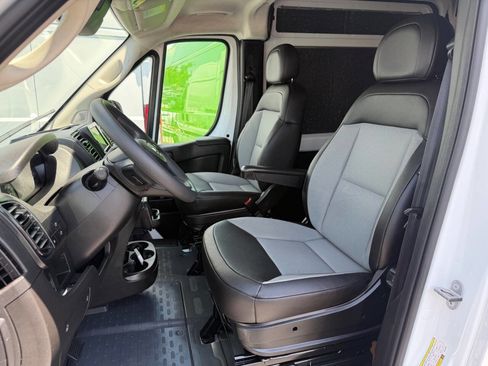 Used 2025 RAM ProMaster 2500 w/ Convenience Group FWD image 42