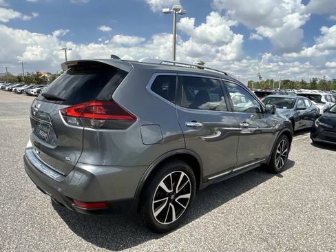 Used 2018 Nissan Rogue SL w/ Premium Package FWD image 4