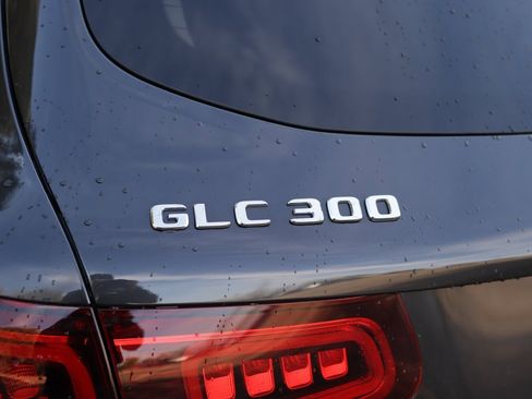 Used 2021 Mercedes-Benz GLC 300 4MATIC image 37