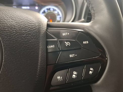 Used 2023 Jeep Cherokee Altitude Lux AWD/4WD image 20