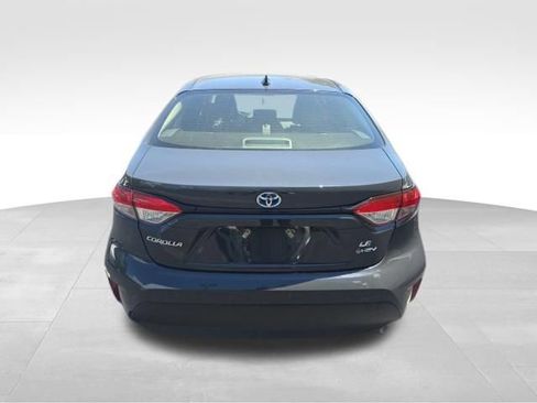 Used 2025 Toyota Corolla LE FWD image 5