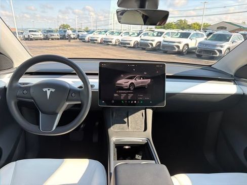 Used 2023 Tesla Model Y Long Range AWD/4WD image 13